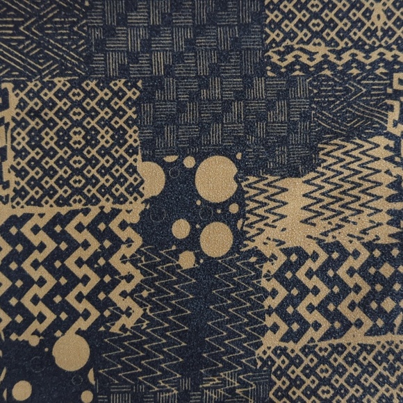 LuLaRoe Tall & Curvy Chevron Zig Zag Leggings - Picture 7 of 10